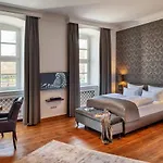 Hotel Schloss Rattey *