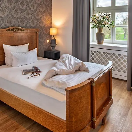 Schloss Rattey Hotel *