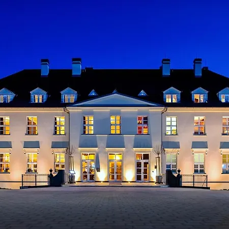 Schloss Rattey Schonbeck (Mecklenburg-Vorpommern)
