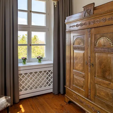 Schloss Rattey Schonbeck (Mecklenburg-Vorpommern)