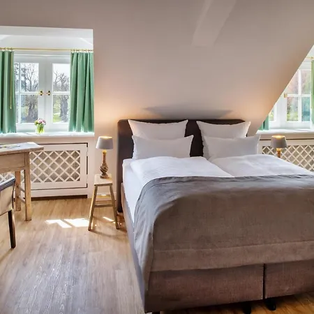 Hotel Schloss Rattey *