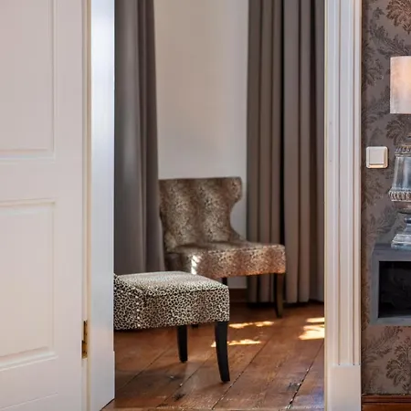 Schloss Rattey Schonbeck (Mecklenburg-Vorpommern)