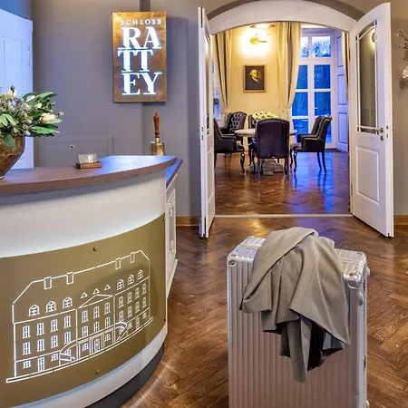 Schloss Rattey * Schonbeck (Mecklenburg-Vorpommern)