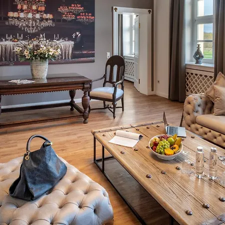 Schloss Rattey * Schonbeck (Mecklenburg-Vorpommern)