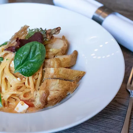 Schloss Rattey Schonbeck (Mecklenburg-Vorpommern)