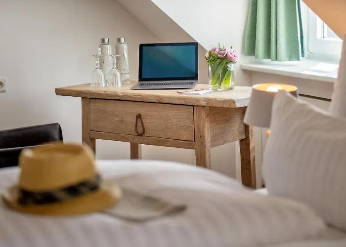 Schloss Rattey * Schonbeck (Mecklenburg-Vorpommern)