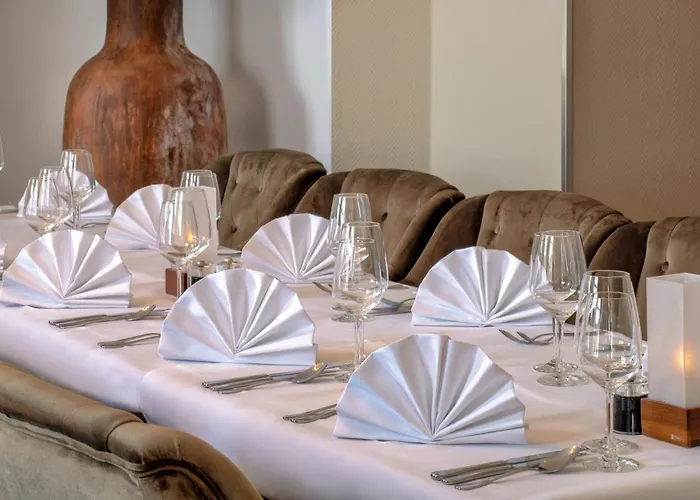 Schloss Rattey * Schonbeck (Mecklenburg-Vorpommern)