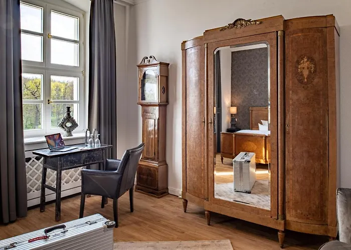 Schloss Rattey * Schonbeck (Mecklenburg-Vorpommern)