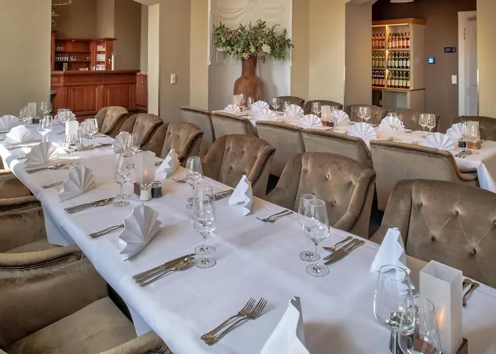 Schloss Rattey Schonbeck (Mecklenburg-Vorpommern)