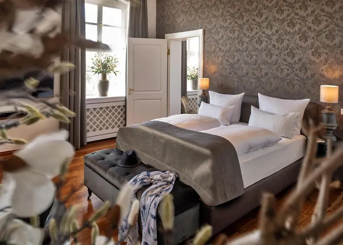 Hotel Schloss Rattey *