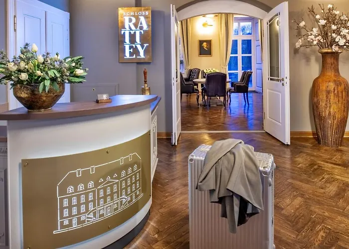 Schloss Rattey * Schonbeck (Mecklenburg-Vorpommern)