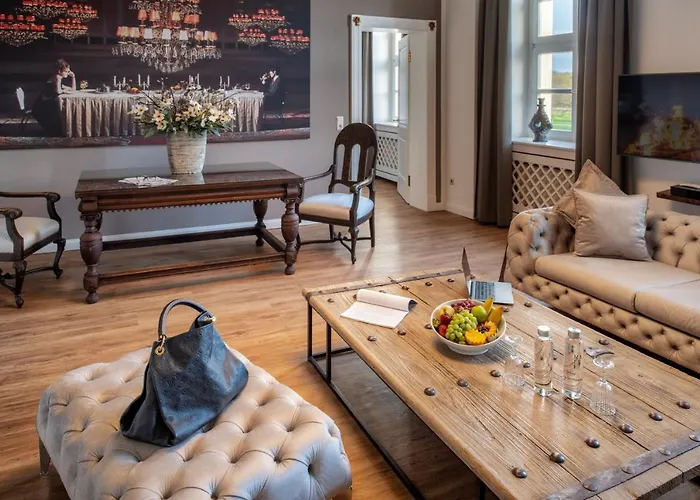 Schloss Rattey * Schonbeck (Mecklenburg-Vorpommern)